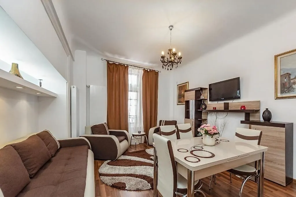 Intimate Place In The Old Town Of Bukareszt Apartament
